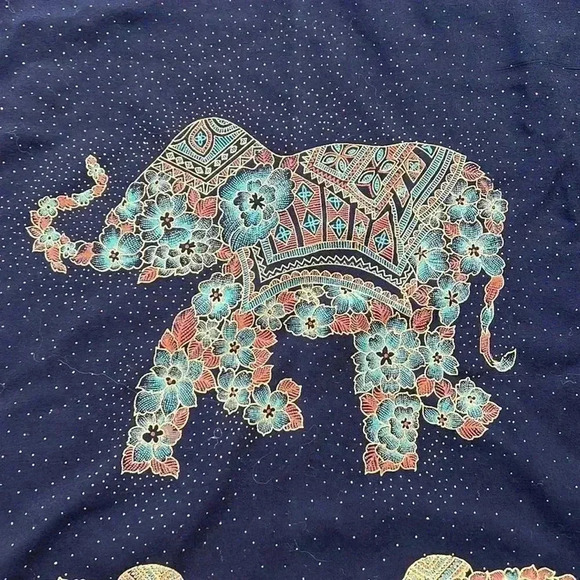 Jeffry Collection  | Vintage elephant short sleeve top - Picture 4 of 10